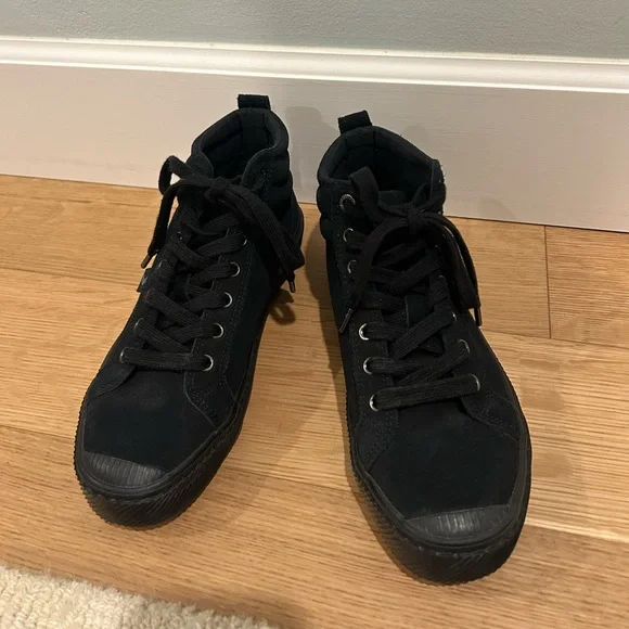 Cariuma OCA High All Black Suede Sneaker Women - Women / All Black / 8 x 1 - Picture 5 of 9